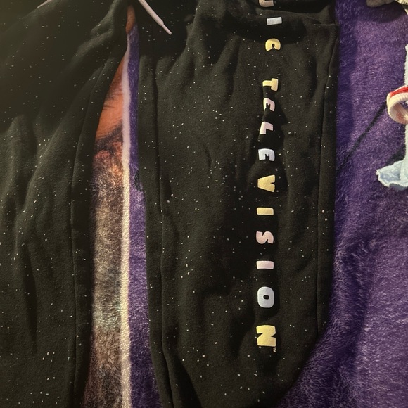 these are m tv themed sweatpants LOCAL PICKUP ONLY VALLY FALLS/JOHNSONVILLE NY - Picture 3 of 4